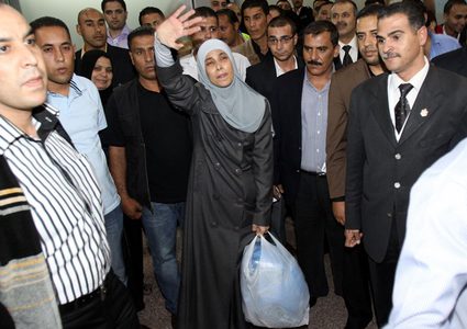 تسليم المحررة التميمي لواشنطن أمام القضاء الأردني وعائلتها قلقة