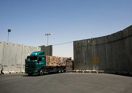 المعابر تلتف على عنق غزة...واقتصادها يختنق