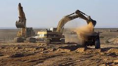 قوات الإحتلال تجرف أراضي دير بلوط