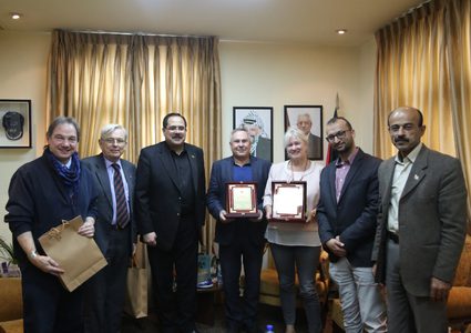 صيدم يثمن جهود القائمين على المعرض الديناصورات ويكرم أربعة منهم