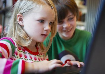 "البرمجة" تدخل الصف الاول في السويد