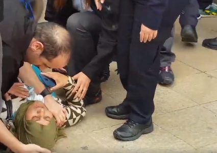 الإحتلال يعتدي على مظاهرة تدعم أسير من كابول