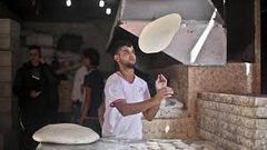 أسعار الخبز .. رغبات الشارع تصطدم بتبريرات المخابز