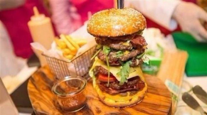 صادم .. أغلى برغر يباع في الإمارات