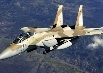 إسرائيل قصفت سوريا... "فسقط نيزك من السماء"