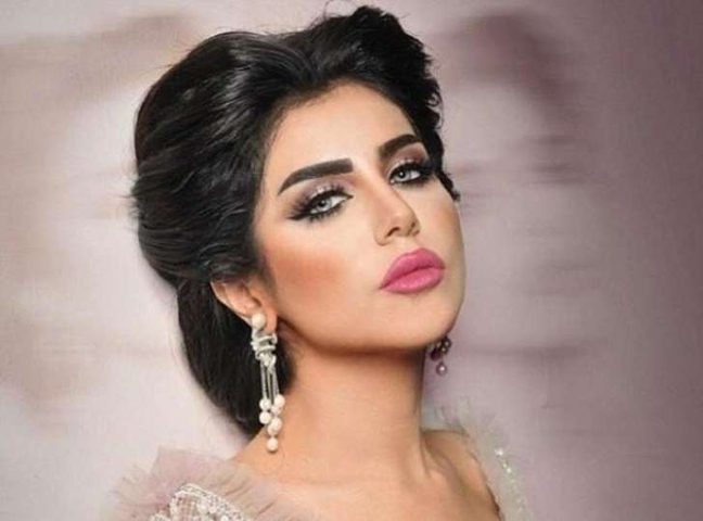 حليمة بولند تستعرض بطريقة مبالغ فيها!