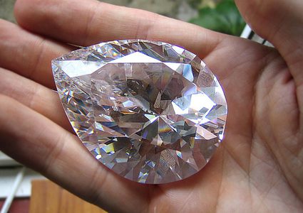 عثر على "كنز" وسلمه للحكومة