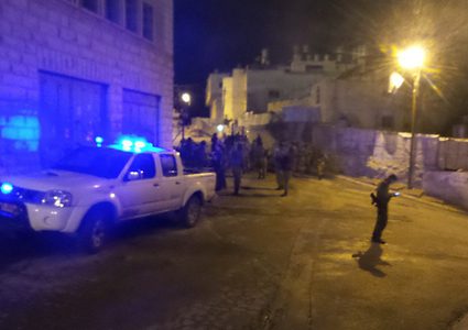اعتقال فتى في تل الرميدة وسط الخليل