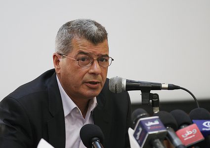 قراقع: قرار حظر الصندوق القومي يستهدف أسرانا