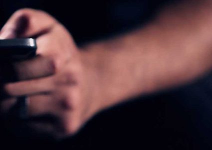 "عاهرة رام الله" ... تلعثم على "الفيس" وسقطة مهنية