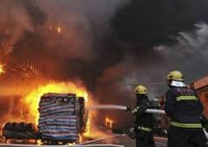 حريق بمحطة وقود بالخليل