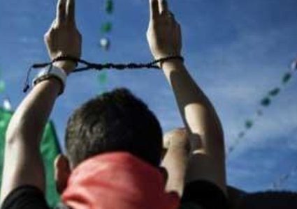 الافراج عن أسيرين اليوم