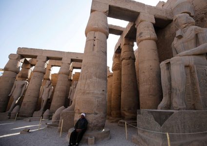 الأقصر تتسلم شعلة الثقافة العربية لعام 2017