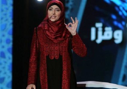 الشاعرة القطراوي تحلم بالوصول إلى إمارة الشعر