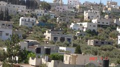 الاحتلال يقرر وقف بناء سبعة منازل في كفر الديك