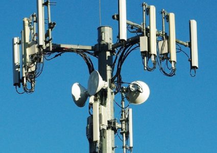 حجب ترددات الجيل الثالث في الضفة يبحث في الكنيست