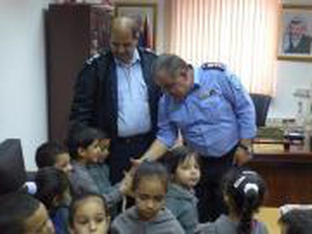 الشرطة تستضيف 30 طفلا