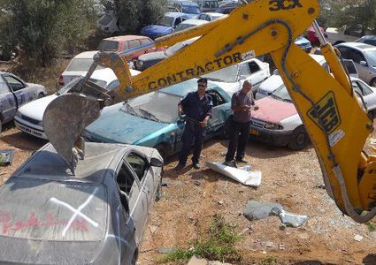 241 مركبة غير قانونية أتلفت في جنين