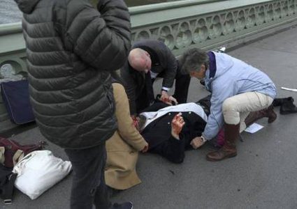 الرئيس عباس يعزي رئيسة وزراء بريطانيا بضحايا حادث لندن الإرهابي