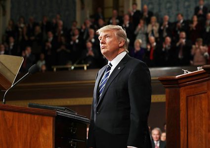 ترامب يوقع مشروعا لإستكشاف المريخ