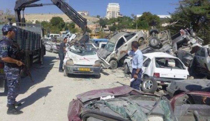 شرطة طولكرم تتلف 80 مركبة غير قانونية