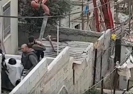 استكمال إغلاق منزل الشهيد القنبر