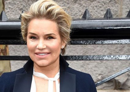 والدة جيجي حديد تسعى لشهرة عالمية