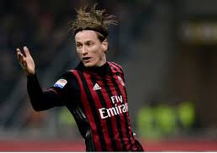 ميلان يتلقى ضربة موجعة