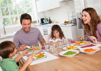 تجنب هذه العادات بعد تناول الطعام