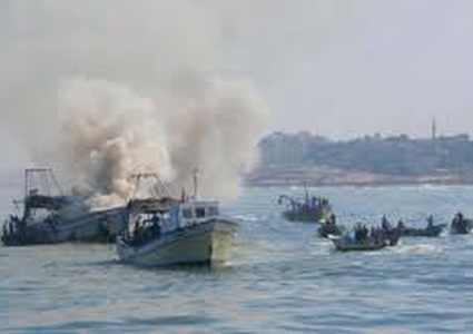 نيران الاحتلال تصيب صيادين من غزة