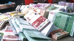 بالخطأ.. بنك عملاق يحول مبلغا خرافيا!
