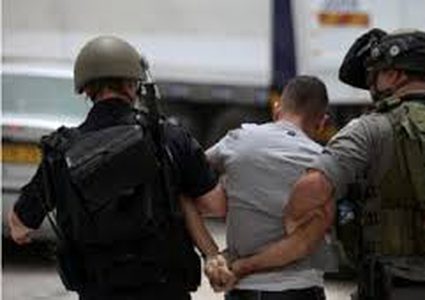 مداهمة عدة مناطق بالضفة