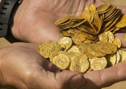 زوجان يعثران على كنز في فرنسا