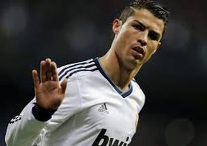 رونالدو يقود البرتغال للفوز على المجر بثلاثية