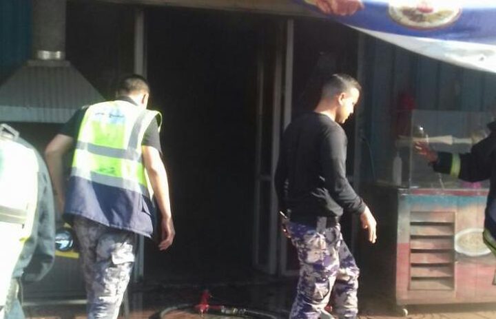 الدفاع المدني يسيطر على حريق في مطعم بأريحا