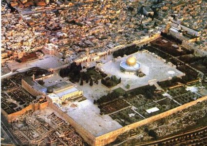 36 كلم تفصل الرؤساء العرب عن القدس