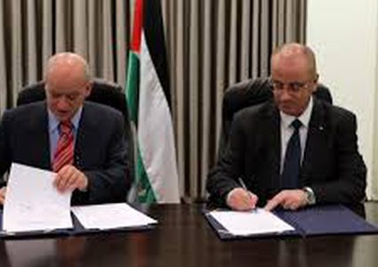 الحمد الله يوقع مذكرة تفاهم مع الصليب الاحمر