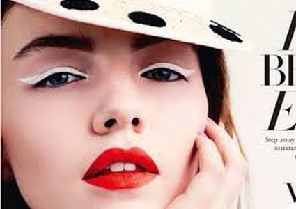 الأيلاينر الأبيض صيحةُ الموضة العصرية