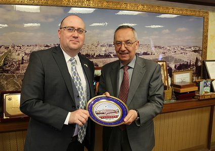 جامعة النجاح تستضيف السفير المالطي