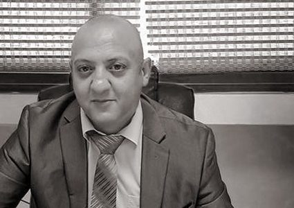 قمة في القاع