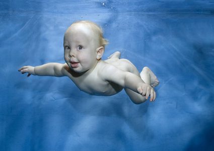 الولادة في الماء ..ميزاتها وأضرارها