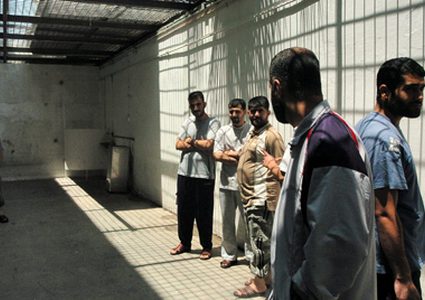 الاحتلال يحرم عائلة الاسير سكافي من زيارته