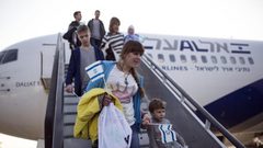 200 مهاجر أوكراني يصلون تل أبيب