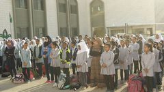 مدير التربية يكرم طالبات مسقط الثانوية