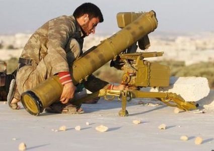 تسليم دفعة أسلحة أمريكية للقوات الكردية بسوريا