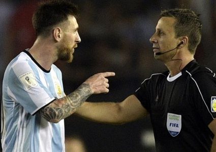 ميسي يمنع من المشاركة في أربع مباريات دولية