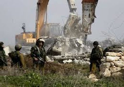 الاحتلال يهدم منزلين دون انذار في القدس