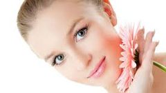 لتحصلي على خدود وردية وممتلئة استخدمي خلطة التفاح