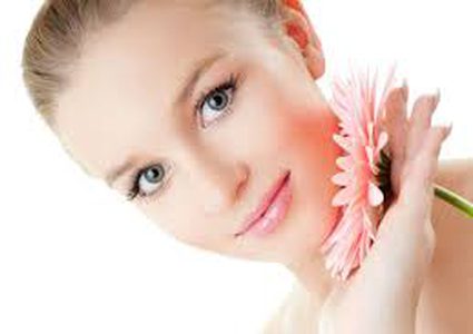 لتحصلي على خدود وردية وممتلئة استخدمي خلطة التفاح