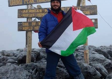 الرحالة عليوي:  قمة  كلمنجارو بداية الصعود نحو ايفرست